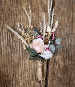Boutonnière fleurs stabilisées et fleurs séchées