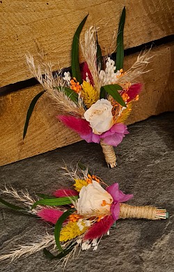 tons coloré en fleurs stabilisées et séchées